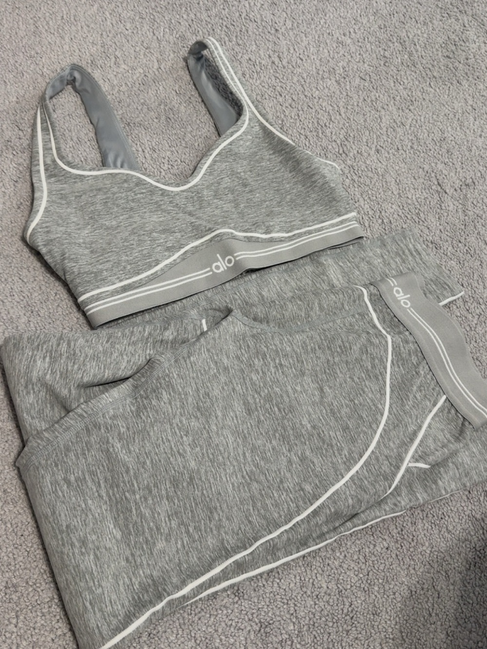 ALO Yoga Gray Seamless Sports Bra & Leggings Set